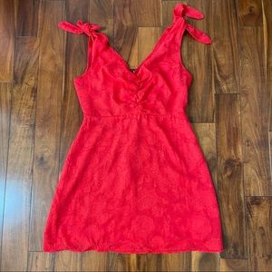 Shoulder tie dress